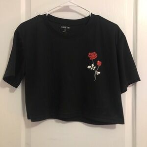SHEIN Black and Red Crop T-Shirt with Crew Neck